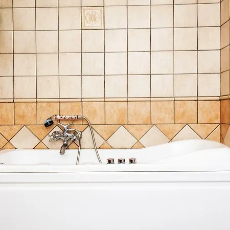 Marelen Near Chania Center * خانيا